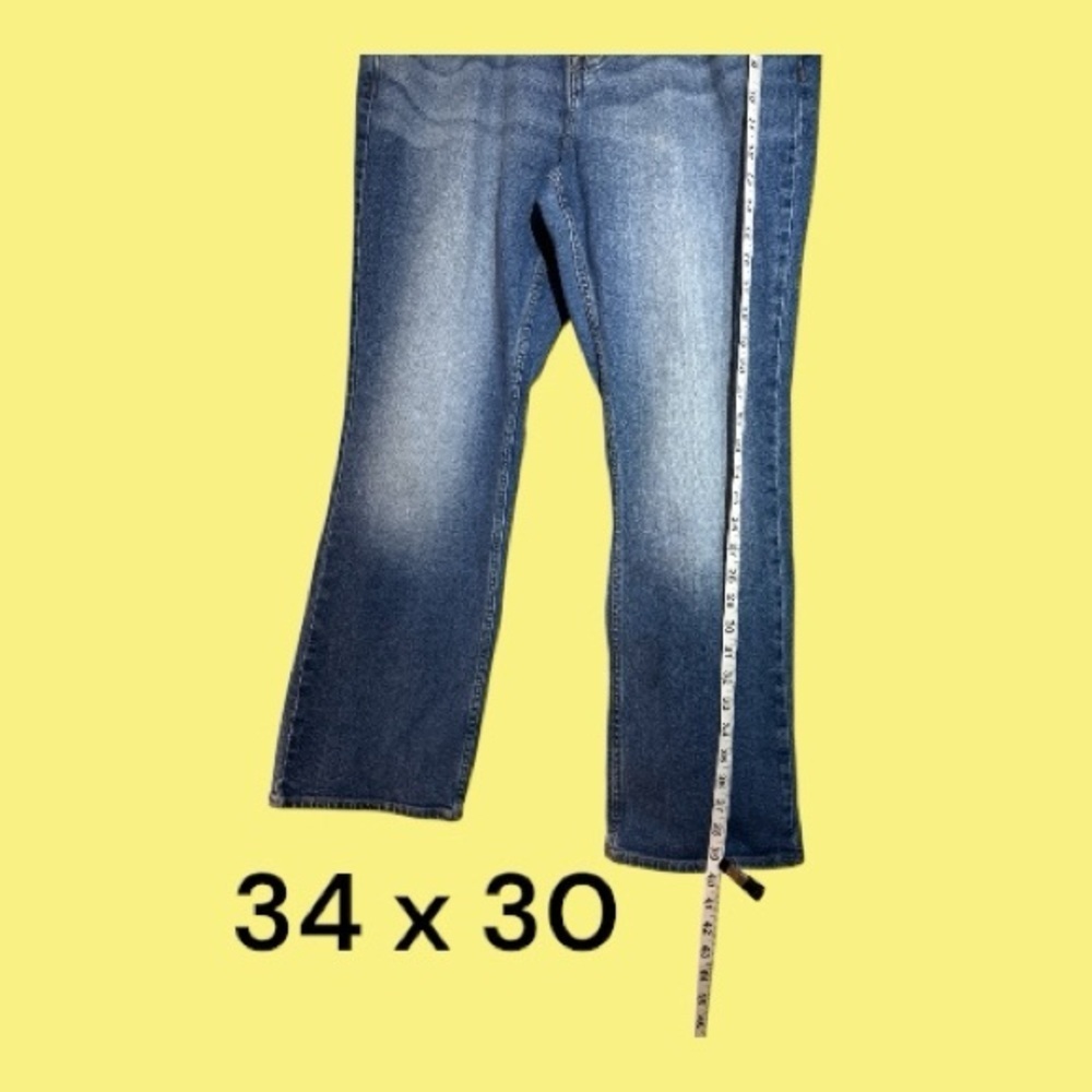 Old Navy Built In Tough Built in Flex Blue Jeans Boot Cut Size 34 x 30 - Picture 3 of 7